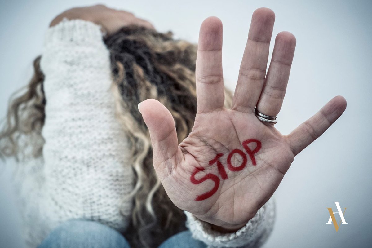 ¿Cuál es la diferencia entre violencia de género y violencia doméstica?