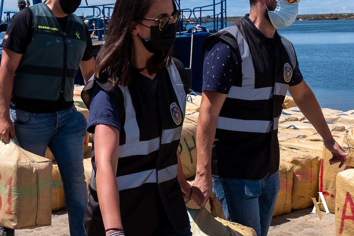 La policia incauta el mayor alijo de drogas en algeciras los detenidos van a necesitar un abogado experto en trafico de drogas
