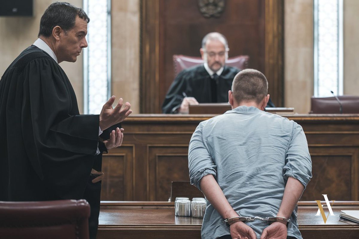 Abogado e investigado en la comparecencia de la prisión provisional para adoptarla deben cumplirse una serie de requisitos.