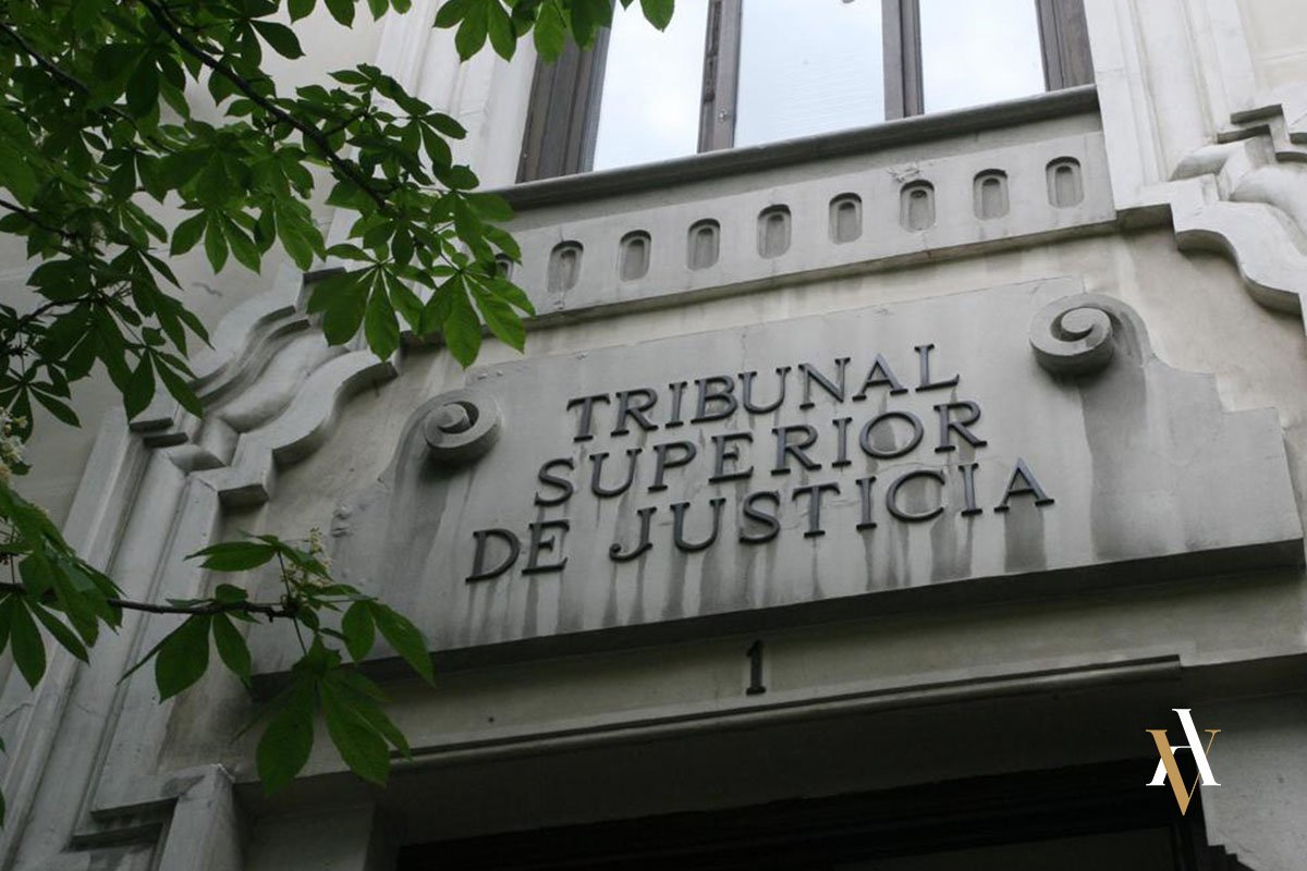 El Tribunal Superior de Justicia ha estimado el recurso de apelación interpuesto por la defensa de Dani Alves y ha revocado la sentneci abasolutoria absolviendo al futbolista