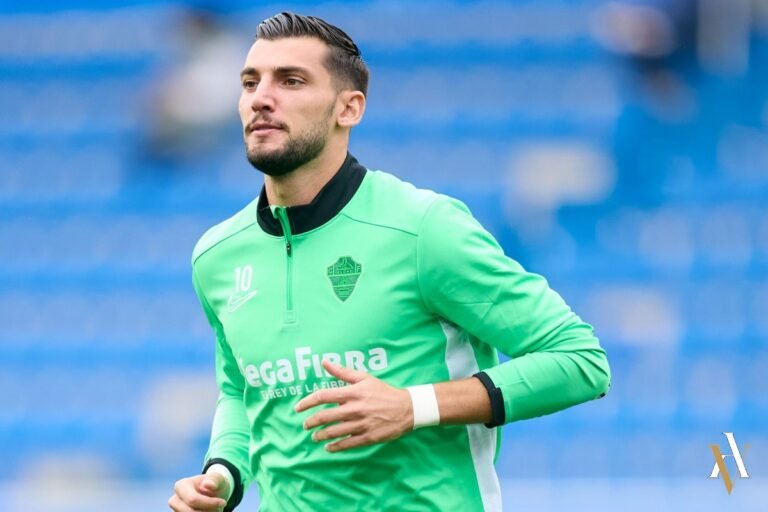 Rafa Mir, delantero del Elche CF, condenado por agresión sexual por la Audiencia Provincial de Valencia