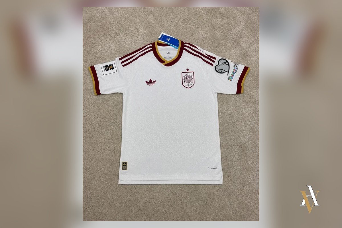 camiseta-espana-falsa-away-real-victor-avila Camiseta falsa de Espana away del Mundial con etiquetas, delito de falsificacion de marcas art 274 CP
