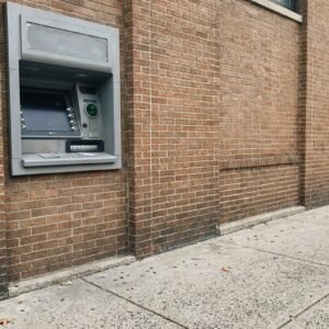 Alzamiento de bienes: sacar dinero del banco alzamiento de bienes - abogado penalista Victor Avila
